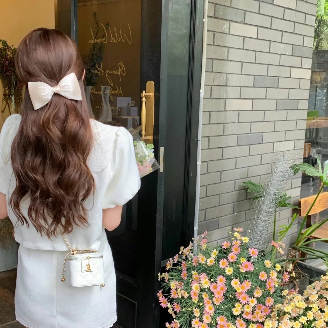 忍冬玫瑰 封面